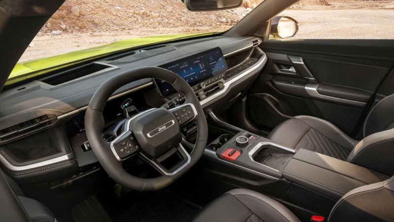 Jeep оновив Compass: нова розкішна комплектація Summit та запас ходу до 500 км