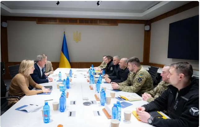 Москва закликає США перейти до «традиційної дипломатії» щодо України — NYT