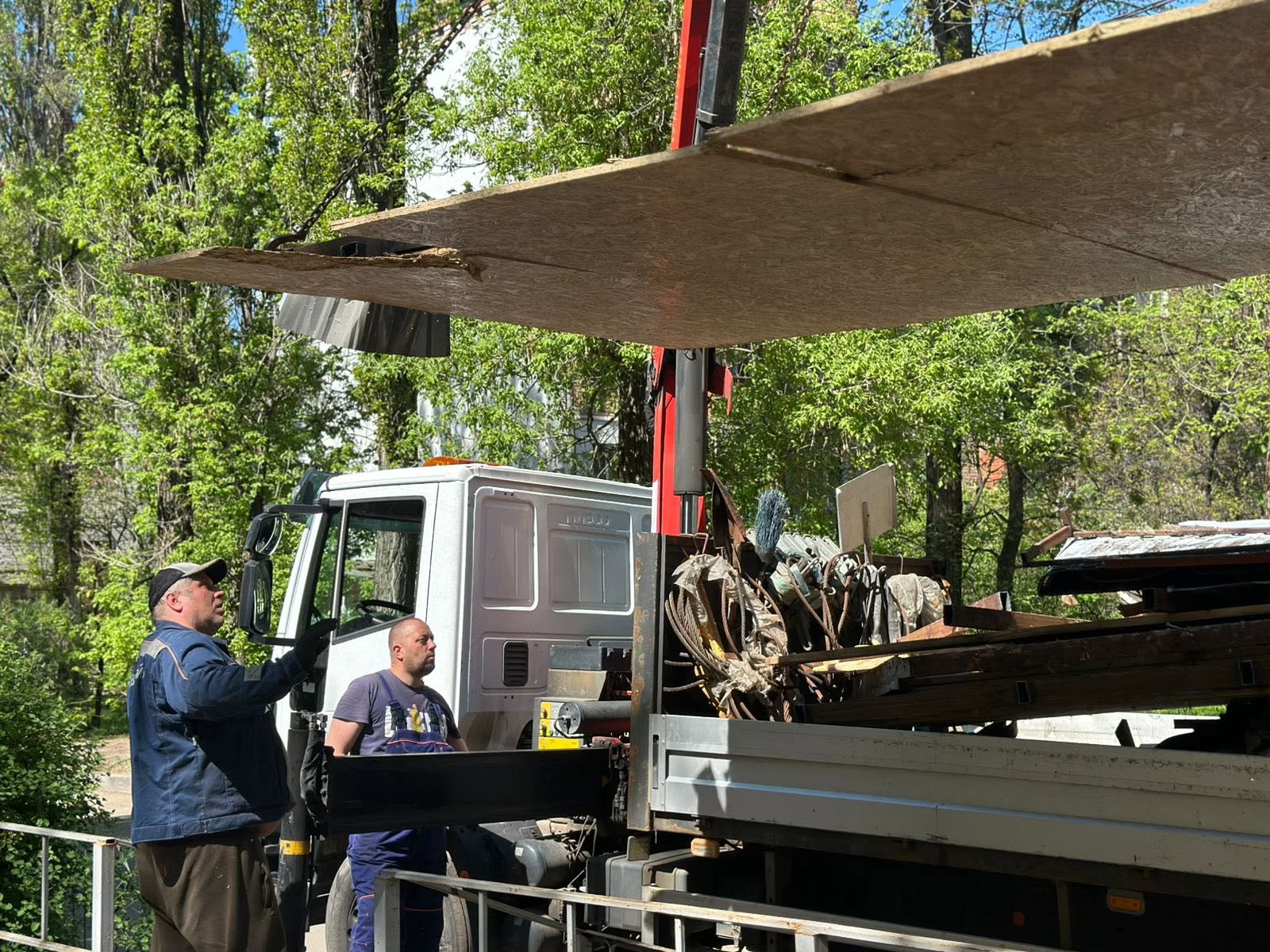 У Києві за весну демонтували понад 600 незаконних об’єктів і звільнили тисячі квадратних метрів