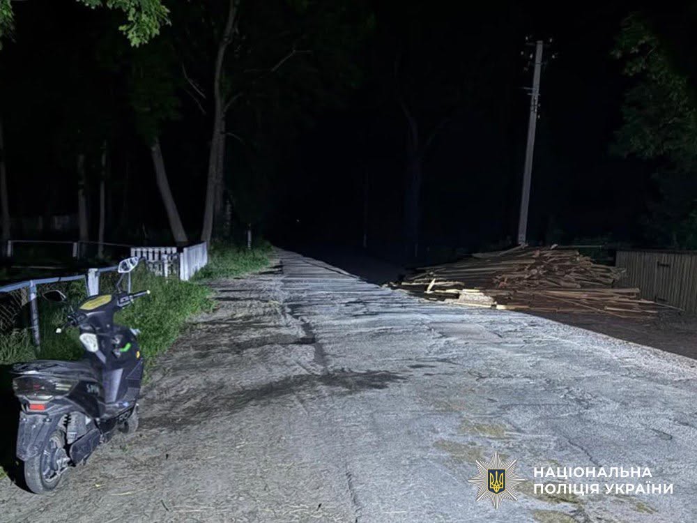 На Житомирщині внаслідок ДТП потрапив до лікарні водій електроскутера,