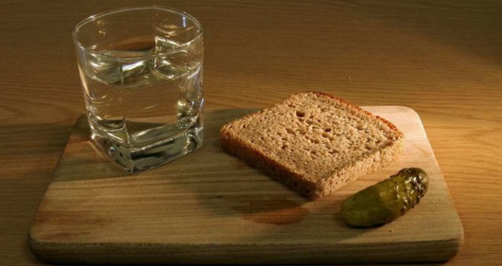 Продукти, якими категорично не можна закушувати алкоголь