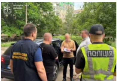 На Дніпропетровщині судитимуть чоловіка за продаж авто, які привезли для ЗСУ