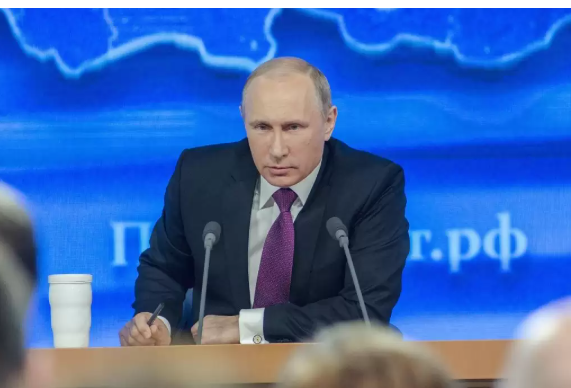 Путін знову заплутався в географії: суфлер не врятував від нового конфузу