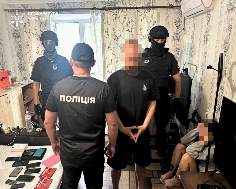 Спецоперація «Джентельмени»: 435 обшуків, майже 30 тисяч нарковмісних рослин та 12 лабораторій 