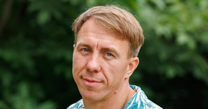 Відомий український актор одружився та&nbsp;вперше показав молоду дружину-красуню