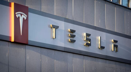 Акції Tesla впали майже на 15% після слабкого фінансового звіту