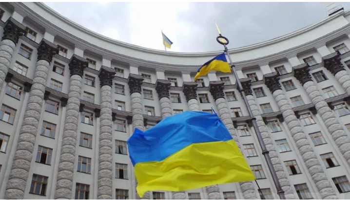 Кабмін оновив керівництво Міноборони та провів низку звільнень у МОН, МОЗ і ДМС