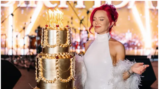 Масштабна вечірка Candywood: як блогерка Кенді Суперстар відсвяткувала 27-річчя в колі зірок