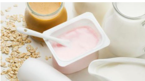 Що можна їсти вночі: дієтологиня назвала продукти, які можна залишити в холодильнику