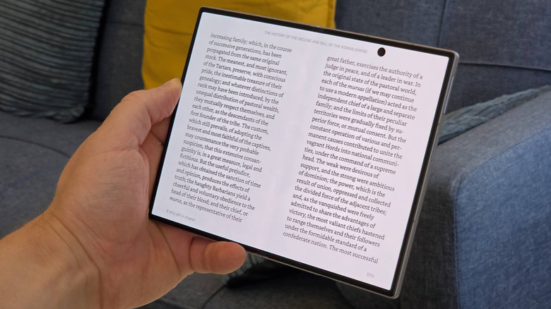 Samsung Galaxy Z Fold 8: огляд переваг унікального співвідношення сторін