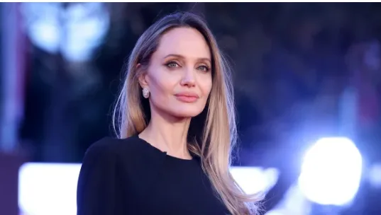 Анджеліна Джолі показала трейлер фільму «Без крові» – кого зіграла Сальма Хаєк у драмі