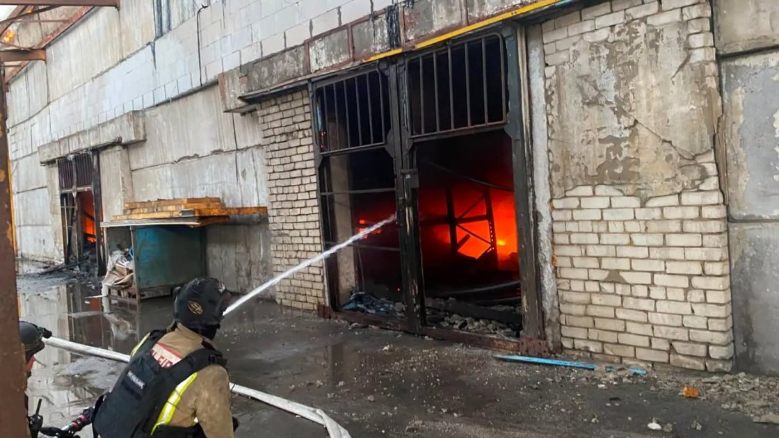 Росіяни поцілили дроном у склад Червоного Хреста в Херсоні