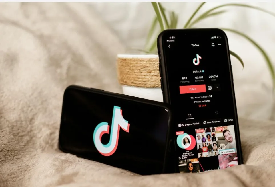 Грошові перекази в чатах: TikTok розглядає запуск нової платіжної функції
