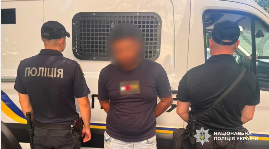 В Одесі іноземець під час дорожнього конфлікту побив чоловіка та забрав 2 тисячі доларів