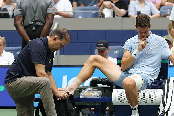 Блокс достроково завершив чвертьфінальний матч на US Open 2026