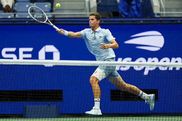 Блокс достроково завершив чвертьфінальний матч на US Open 2026