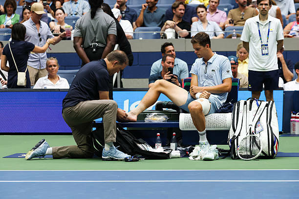 Блокс достроково завершив чвертьфінальний матч на US Open 2026