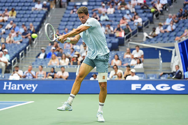 Блокс достроково завершив чвертьфінальний матч на US Open 2026