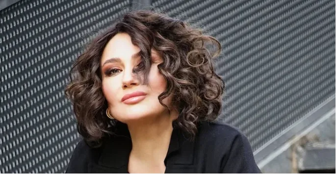 Олена Мозгова показала себе 20-річну на фото й шокувала, як тоді критикували її красу
