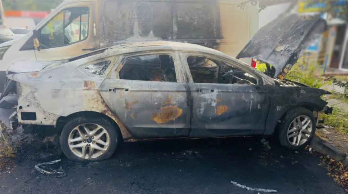 В Одесі пенсіонерка підпалила два автомобілі