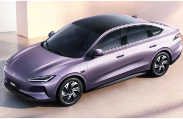 Volkswagen представив електроседан Jetta M6 за $12 тисяч: запас ходу сягає 555 км