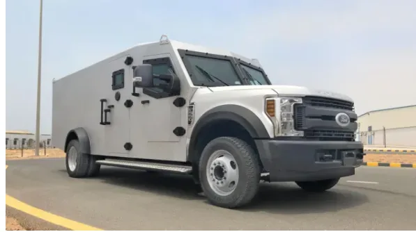 Броньований Ford F-550 перетворили на інкасаторську фортецю: захист рівня B7 і три відсіки для грошей