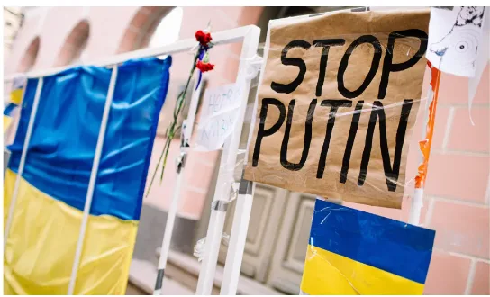 Умовний термін отримав чоловік в Естонії за напис «Слава Росії» на прапорі України