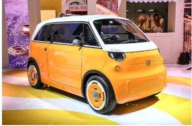 Fiat Multiplina здивувала місткістю: чотиримісний електрокар хочуть зробити розміром із Topolino