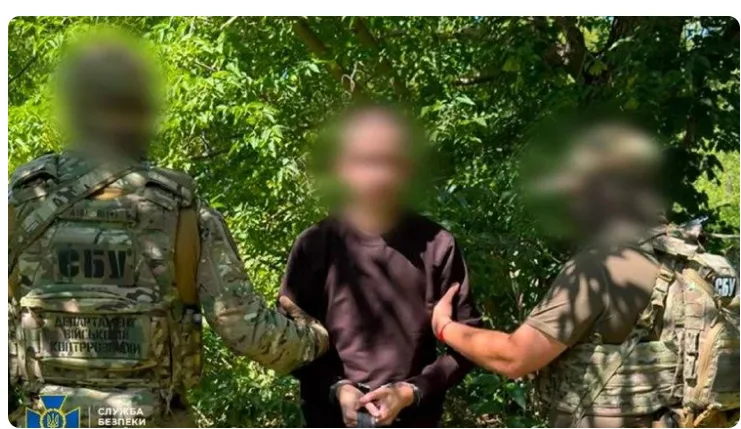 Навів ракети на понад 100 дронарів: СБУ викрила російського "крота" у лавах ЗСУ 