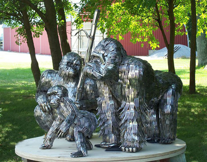 Скульптуры из столовых приборов от Гари Хоуи