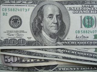 Межбанковский доллар упал почти на две копейки