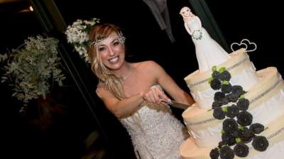 Итальянская красавица вышла замуж за саму себя