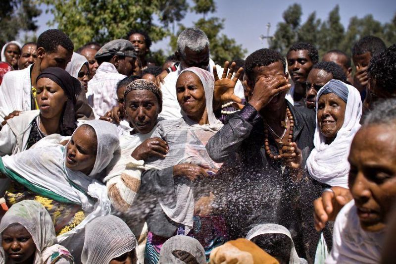 Христианские священники из Эфиопии изгоняют бесов