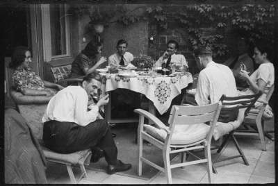 Беззаботная жизнь австрийцев в разгар Второй Мировой. Фото