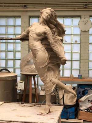 Невероятно реалистичные скульптуры,  подчеркивающие всю красоту женского тела. Фото