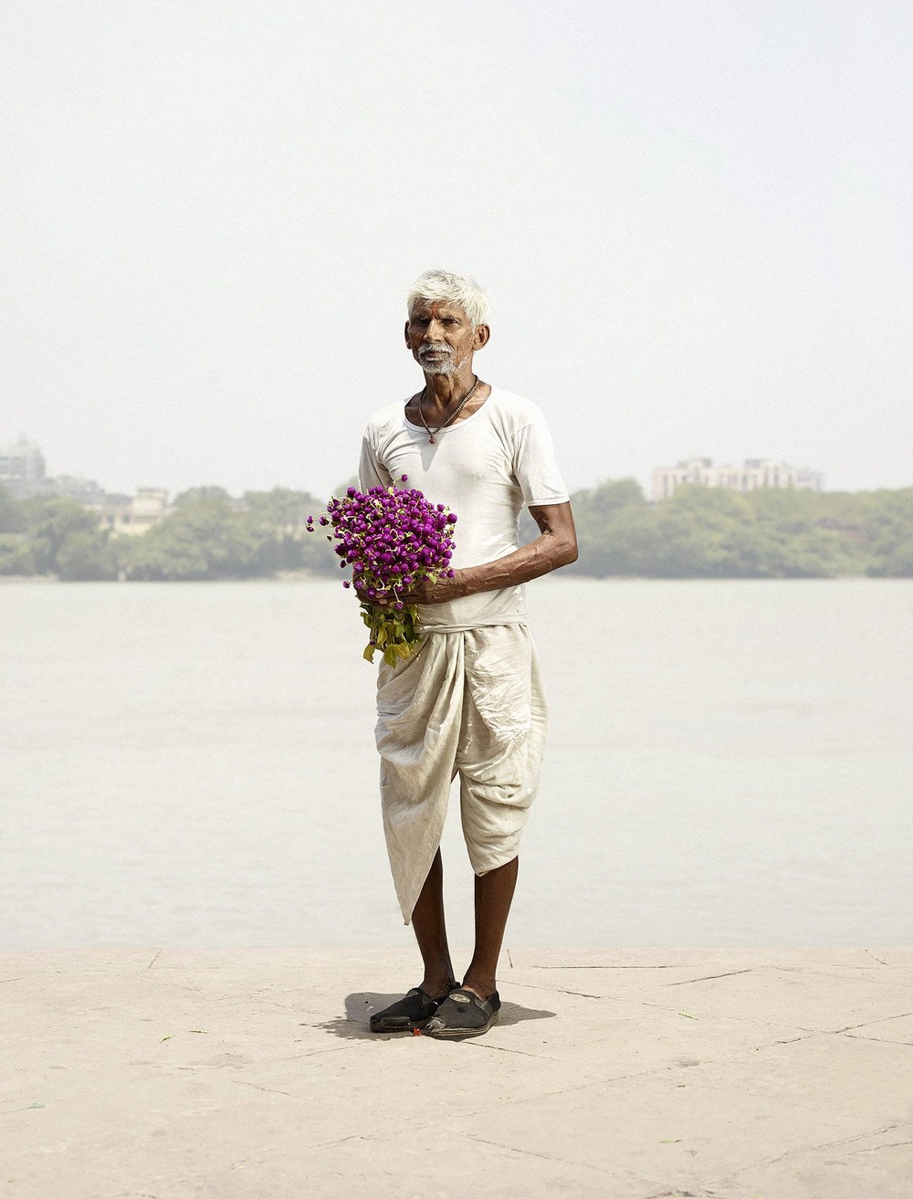 Колоритные портреты продавцов крупнейшего цветочного рынка Азии