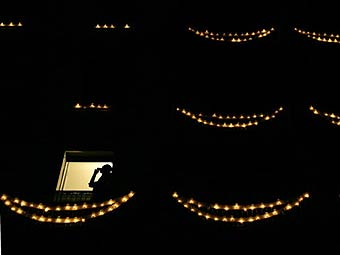 Свечи, зажженные в праздник Luminara