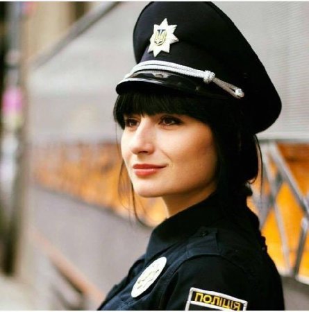 Найспокусливіша поліцейська  живе і працює на Західній Україні (фото)