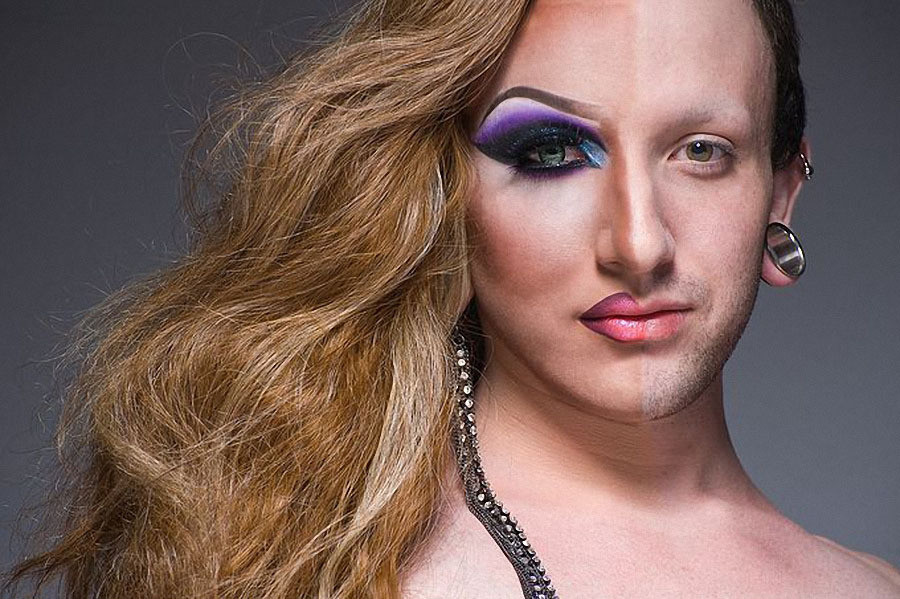С макияжем и без: фотограф показал настоящие лица трасвеститов