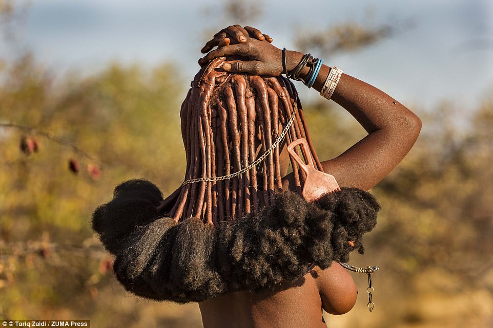 Невероятные прически женщин из племен Анголы