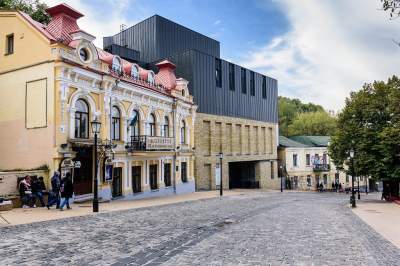 Интерьеры скандального Театра на Подоле. Фото