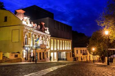 Интерьеры скандального Театра на Подоле. Фото