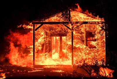 Массовые пожары в Калифорнии в пугающих снимках. Фото