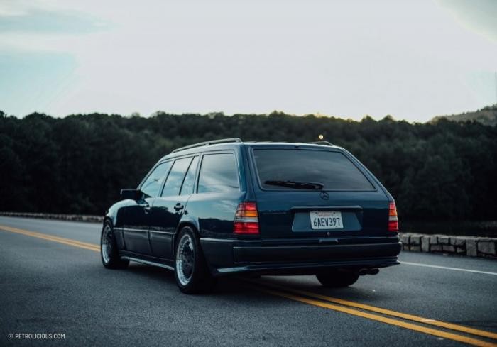 Единственный в мире Mercedes-Benz W124 AMG Hammer Wagon