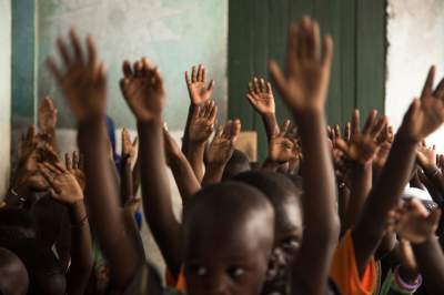 Суровые будни африканских школьников в Сенегале. Фото