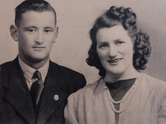Британские пенсионеры вновь поженились через 57 лет после развода