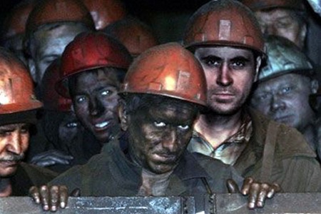 "Терпение лопнуло!": донецкие шахтеры вышли на акции протеста