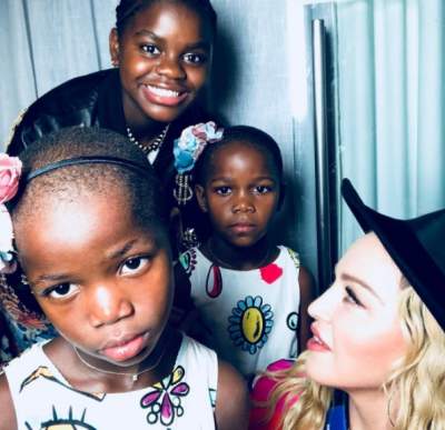 Мадонна показала свежее семейное фото
