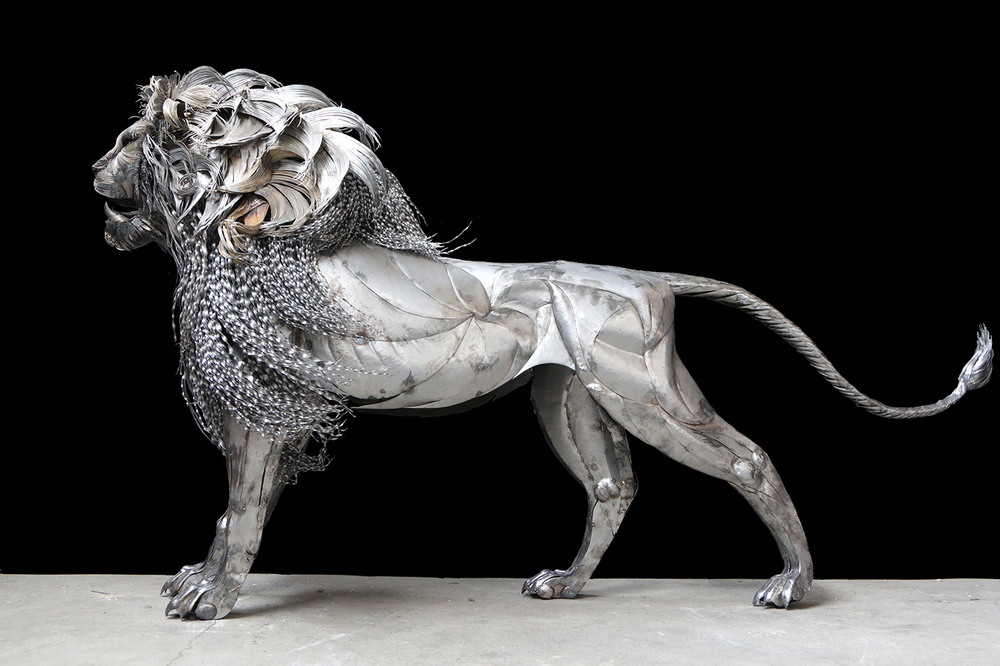 Гигантский стальной лев от Сельчука Йылмаза
