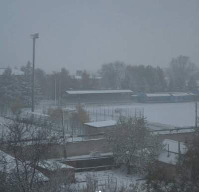 Украинские города начало засыпать снегом. Видео 